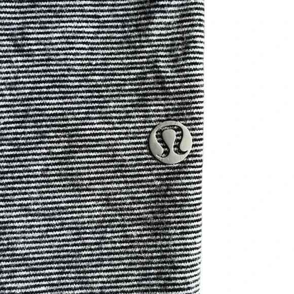 Lululemon capris - Picture 3 of 6